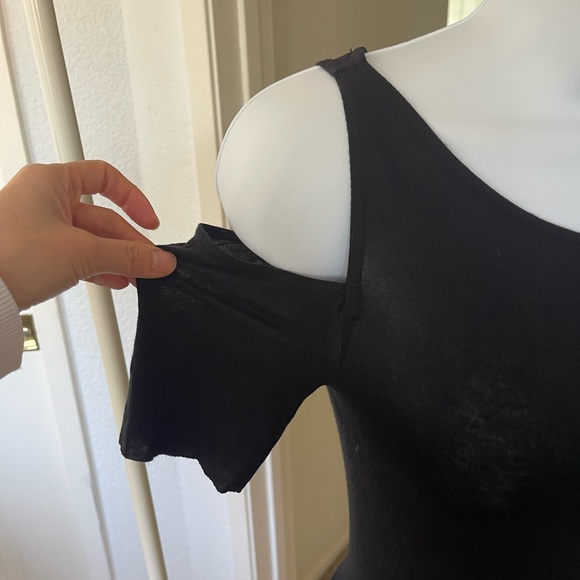 B44 Core black open shoulder short sleeve black top Shopbop preowned XS - Picture 4 of 5